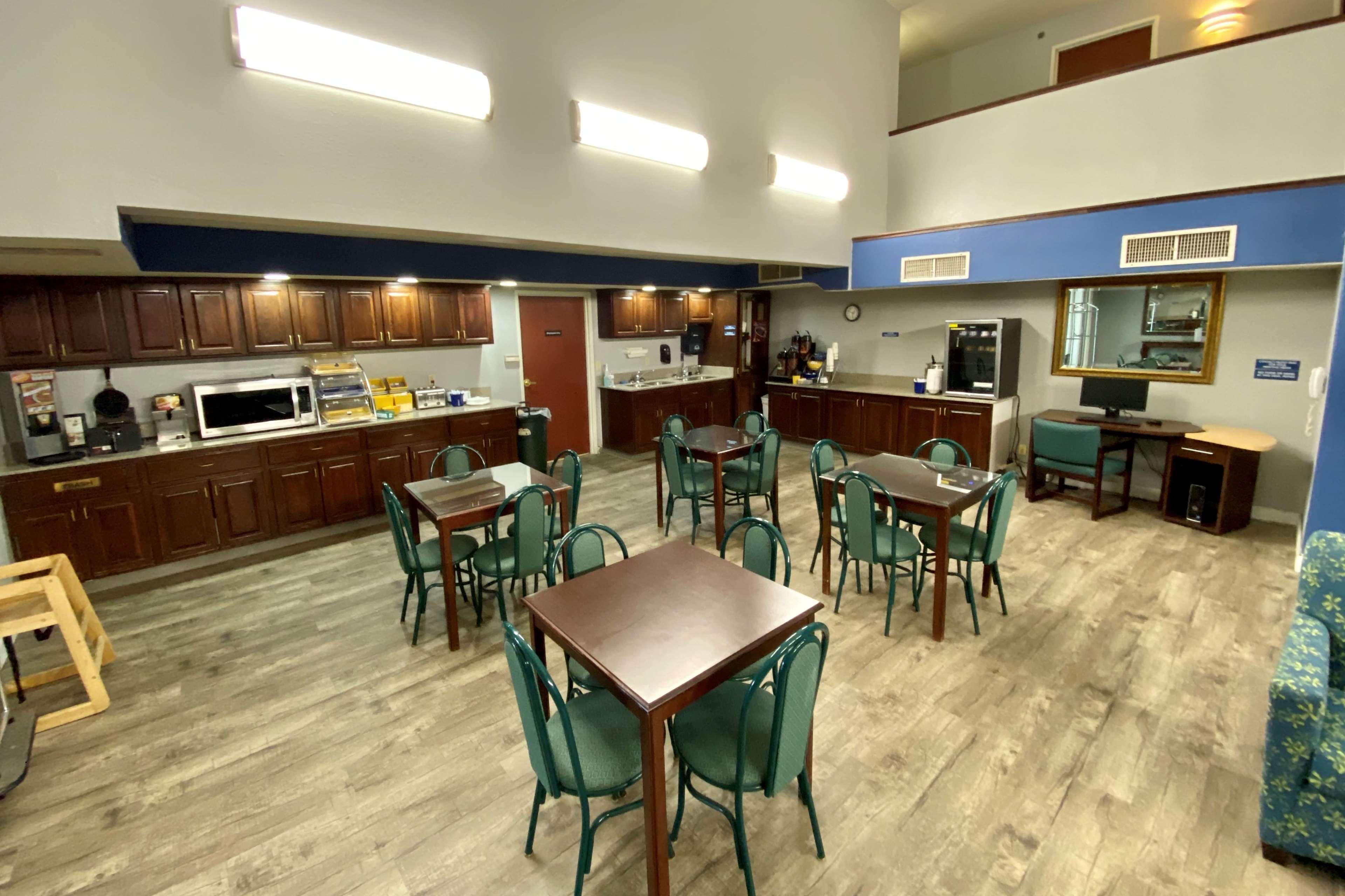 Baymont By Wyndham Swanton Hotel Bagian luar foto